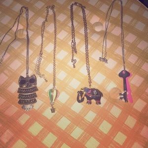 Pendant necklaces - set of 4️⃣